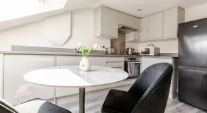 2-Bed Apartment with Sofa Bed, Sleeps up to 6, Perfect for Groups & Familie - Image 2