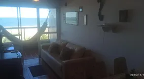 Apartamento com varanda e vista para o mar, em frente à praia de Caiobá - Image 2