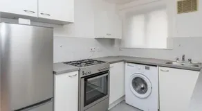 Bright, Nice Interior, Close to the City, 2 Bedroom Apartment - Image 4