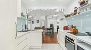 Mini Beach Cottage - Seaspray Escape - Image 5