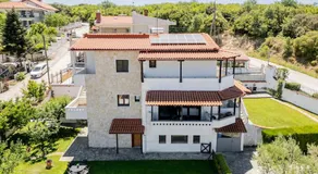 Loui's Garden House - Image 3