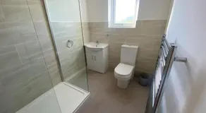 Entire two bedroom modern house near beach - Durham City - Image 2