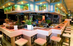 Rainbow Hotel - Image 2