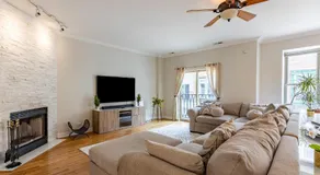 Windy City Getaway - 3BR 2BA Chicago Townhouse home - Image 2