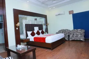 Hotel Royal One - Image 2