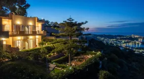 FNK Apartments with Sea View - Image 2