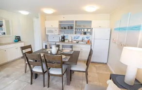 Tower 2 Suite 1208 -QQE condo - Image 4