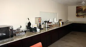 Great Western Inn & Suites - Image 3