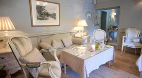 Conyngham Arms Hotel - Image 2