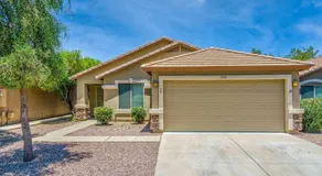 Great location near shopping & entertainment - Image 5