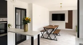 3BR Detached Home, Driveway & Large Rear Garden - Image 3