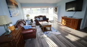 Stella's Beach House - Image 2