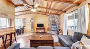 Vista Sugarloaf ~ Dog-friendly Mountain getaway near town & skiing w/ gas grill & spacious deck - Image 2