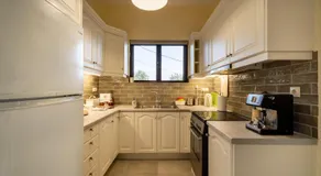 Hill House - Image 4