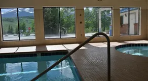 Luxury Inn & Suites - Image 3