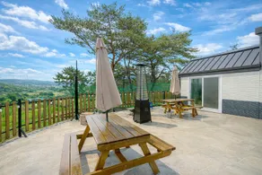 Busan Mandiga Pool Villa - Image 3