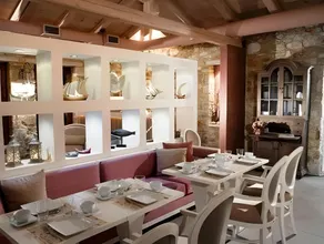 Nikoleta Hotel and Villas - Image 5