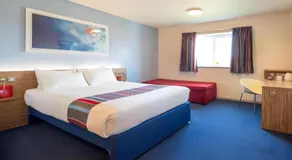 Travelodge Bicester Cherwell Valley M40 - Image 4