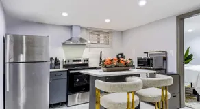 The Hideaway Suite - Image 4