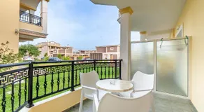 Kosmos Hotel - Image 4