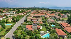 Private Luxury Villa with Pool - Image 4