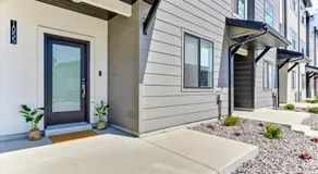 Stylish Pet Friendly Home for Work & Relaxation - Image 5