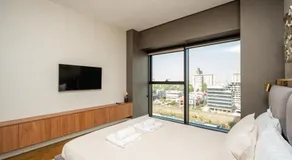 Star West Luxury - Image 2