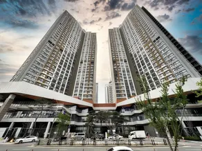 The November Stay in Landmark - Image 4