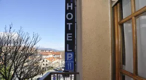 Hotel Tres Arcos - Image 4