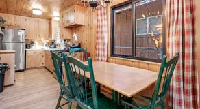 The Sugar Loft - Cozy cabin located in one of the quietest neighborhoods! Relax and recharge! - Image 3