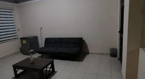 Acogedora habitacion independiente con sala de estar y baño privado - Image 2