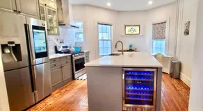 Gorgeous Victorian House!! Entire suite in SAM's home - Image 5