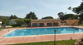 Apartamento loft, jardín y piscina privada - Image 5