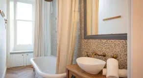 Oakshaw Apartment - Image 2
