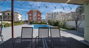 Apartment Lazy Dayz Pool - Image 2