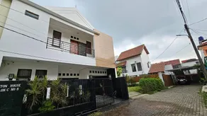 RedDoorz at Residence Bintaro - Image 4