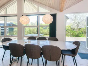Lyxigt strandhus med spa - Image 3