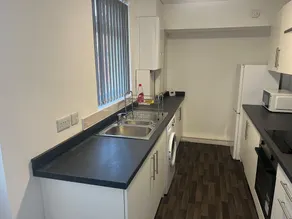Cosy 4 bed House - Image 4