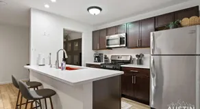 1BR 1BA Pet Friendly Condo w Pool, Gym, Walk to SoCo and Lake by Austin Vacay - Image 4