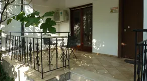 Kosta's House - Image 5