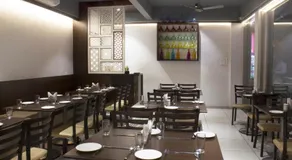Hotel SRI SRI EXECUTIVE KOLHAPUR NEAR MAHALAXMI TEMPLE - Image 2