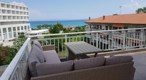 Luxury penthouse with sea view - Image 2