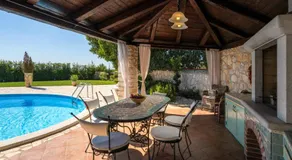 Villa Marianne with heated pool - Image 3