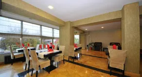 Hotel Royale - Image 3