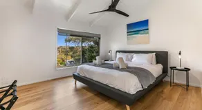 1 Oak - Rye Back Beach Accommodation - Image 2