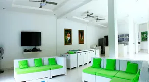 Villa Putih Lovina - Image 2