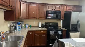 Entire 4br and 2ba at center of Downtown - Image 3