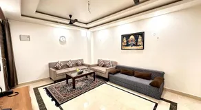 Yoga Wifi Travel Home Stay - Image 4