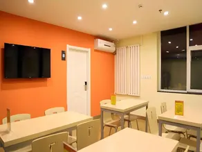 7 Days Inn Datong Railway Station - Image 4