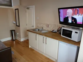  Central Studios Gloucester Road by Rooms Booked - Free Parking - Image 5